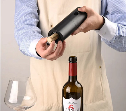 Штопор электрический, пластик, черный