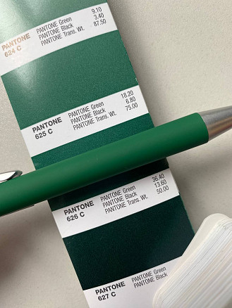 Ручка шариковая металлическая со стилусом SALT LAKE Requis, софт тач, металлическая, темно-зеленая